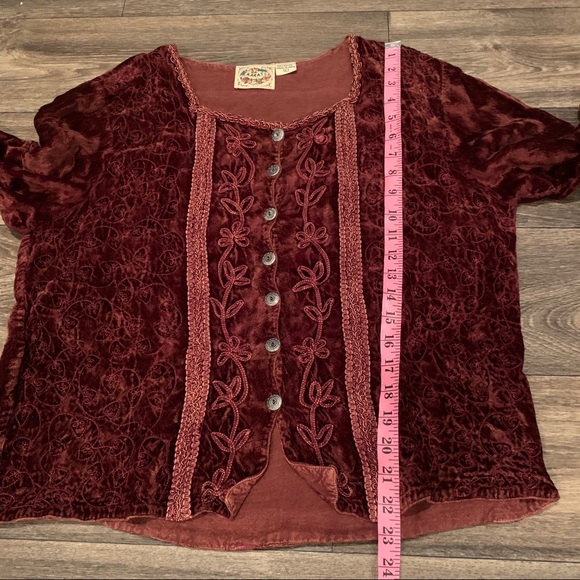 25 KARAT rayon velvet embellished button up top - Picture 9 of 9